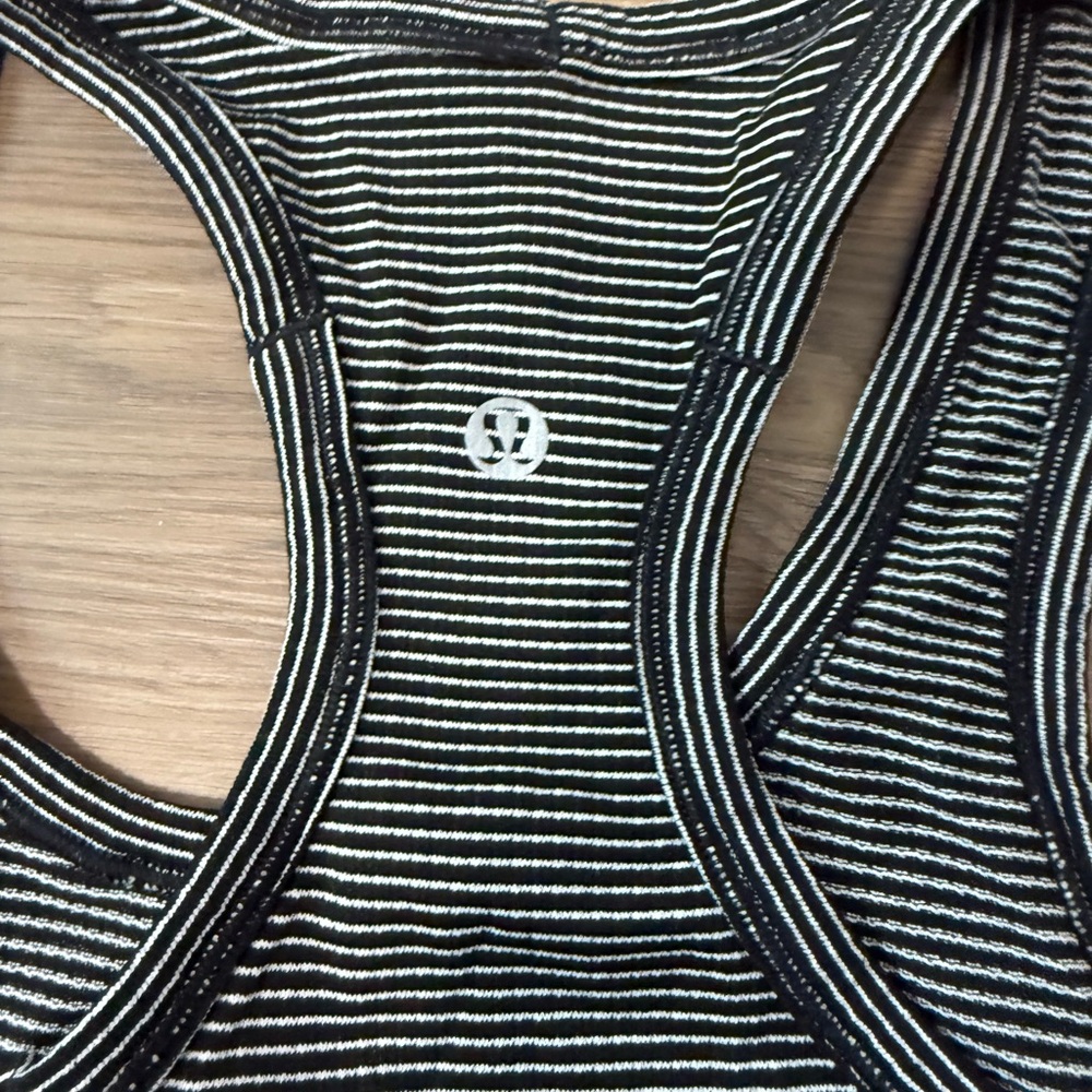 Lululemon Swiftly Tech Racerback Size 4 - Picture 5 of 6
